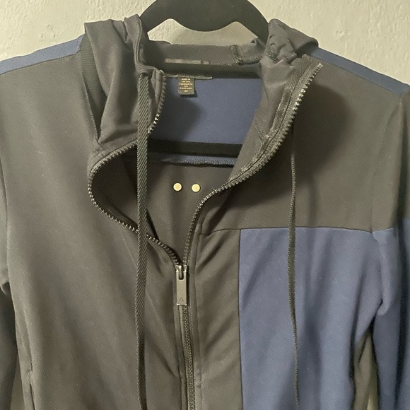 ALALA Mesa Zip-Front Colorblock Active Bomber Jacket. Size X-Small - Picture 5 of 13